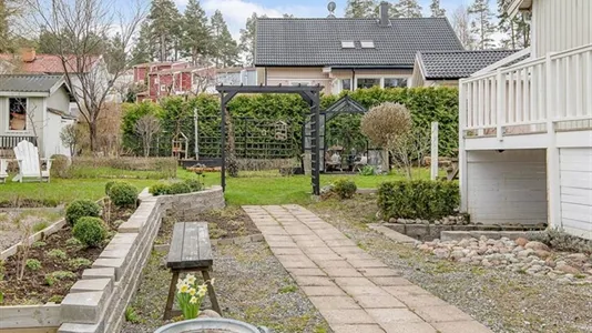 Hus i Upplands Väsby - foto 1